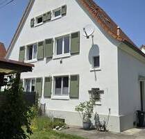 Haushälfte mit Garage, Freisitz & kleinem Gärtchen - Weil am Rhein