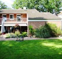 Zentral gelegenes Einfamilienhaus mit Garten, Terrasse, PKW-Stellplatz u. Geräteraum - Cloppenburg