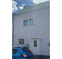 Kleine vermietete Doppelhaushälfte in ruhiger Seitenstrasse mit schönem Weitblick in VK-Ludweiler zu verkaufen - Völklingen