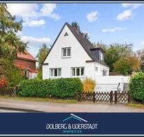 Vermietetes Zweifamilienhaus in beliebter zentraler Lage von Hamburg-Rahlstedt - Hamburg / Rahlstedt