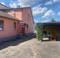 Doppelhaushälfte an der Bachschleife Arnstadt, 3 Zi, Garage, Garten