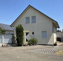 Schönes Einfamilienwohnhaus mit Garten und Doppelgarage in Nonnenweier - Schwanau