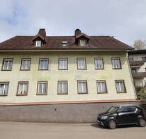 Vielseitiges MFH mit Renovierungspotenzial in Schonach im Schwarzwald - Ideal für Familien, Mehrgenerationenwohnen oder Investoren!