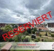 Penthouse-Feeling: Top 2-Zimmer-Wohnung mit großer Dachterrasse und Fernblick zum Moritzberg in Lauf