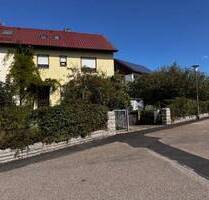 Doppelhaushälfte mit wunderschönem, großem Garten - sehr ruhige Lage am Hummelbuck - - Feuchtwangen