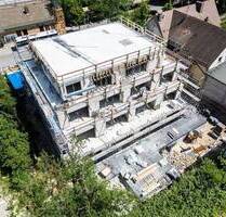 4 Zimmer Erdgeschosswohnung mit Terrasse und eigenem Garten in zentraler Lage von Feucht - KfW Förderung möglich Effizienzhaus 40