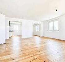Stilvolles Wohnen in Tutzing - 4-Zimmer-Penthouse mit Aufzug und Seeblick