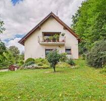 Zwei idyllische Einfamilienhäuser am Waldrand von Greifenstein-Ulm