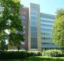 3-Zimmer-Wohnung in Kiel Wik EG mit Balkon.