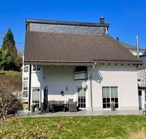 Individuelles Architektenhaus mit Einliegerwohnung in Gummersbach-Strombach!