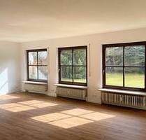 2-Zimmer-EG-Wohnung mit Terrasse, Garten, Einbauküche, Kellerraum und Waschraum - Erlangen / Dechsendorf