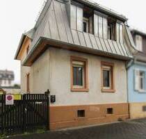 Sanierungsbedürftige DHH: Realisieren Sie selbst das Zuhause Ihrer Träume in Frankfurt-Höchst