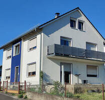 Zweifamilienhaus mit sehr viel Platz und großem Garten - Geldersheim