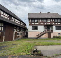 Charmantes Fachwerkhaus Bauernhaus mit anliegenden Scheunen in idyllischer Lage - Gilserberg-Moischeid