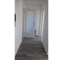 Helle freundliche 3-Raum-Wohnung in ruhiger Lage, Nähe Döbeln, Tageslicht-Bad, EBK, Stellplatz
