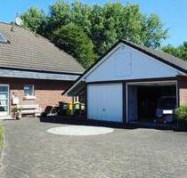 Verklinkertes Zweifamilienhaus BJ 1990 auf knapp 1000m² Grundstück in NetphenHainchen! - Netphen / Hainchen