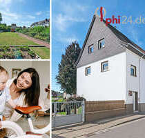 PHI AACHEN - Wohlfühlhaus mit viel Potenzial und großem Grundstück in beliebter Lage von Linnich!