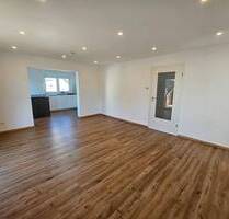neuwertige 3 Zi. Wohnung mit Balkon im beschaulichen Schwabelweis - Regensburg