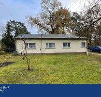 Einfaches Haus auf großem Grund - Abriss oder Zwischennutzung während der Bauphase - Ihre Wahl! - Eggersdorf Nord