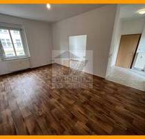 sMit Aufzug! Schöne 2-Raum-Whg. mit Balkon, Bad mit Wanne & Dusche! In der Geraer-Innenstadt!