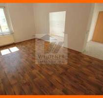 Mit Aufzug! Schöne 2-Raum-Whg. mit Balkon, Bad mit Wanne & Dusche! In der Geraer-Innenstadt!