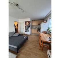 Aufgepasst: Studentenwohnung , in Uninähe: Gepflegte 2-Zimmer-Wohnung mit Balkon und Einbauküche. - Konstanz Petershausen-West