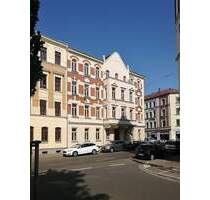 Bezugsfreie 4 Zi.-Mais.-Whg. mit Parkett, Gäste-WC und großem Balkon - Leipzig Leutzsch