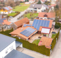 Großzügiges Einfamilienhaus mit Einliegerwohnung Büro Praxis mit sep. Zugang, PV, Solar, FBH! - Bayerbach Mausham