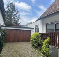 Viel Raum für Ideen - Freistehendes Einfamilienhaus mit Potenzial, Indoorpool & Gartenidylle - Neuburg am Rhein