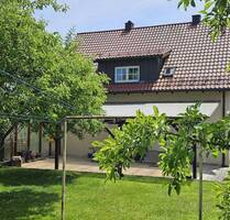 Wohnen und Leben in Ebermannsdorf - Wohnhaus mit 2 Wohnungen und herrlichen Garten zum Wohlfühlen
