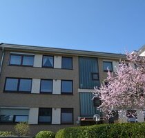 Helle 3,5-Zimmer-Wohnung mit großer Loggia und 2 Stellplätzen - Hamburg Bramfeld