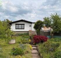 Großer Garten mit Bungalow 49 m² auf Eigentumsland + Bad + Keller + Stellplatz in Langewiesen - Ilmenau
