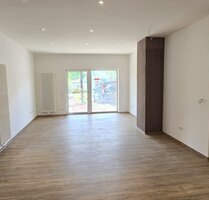 Schöne 2,5 Zimmer Wohnung mit Terrasse & Garten Erstbezug nach Sanierung - Eisenberg-Steinborn
