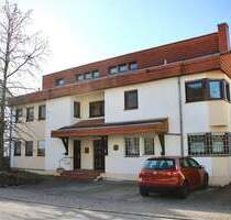 Doppelhaushalte mit Einliegerwohnung - offener Kamin, beeindruckende Raumhöhe & Garagenkomfort - Dossenheim