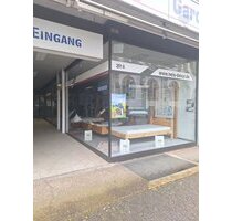 Toller Ausstellungsraum in Schwalbach ,Hauptstraße zu vermieten.