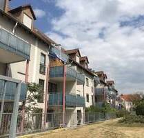 Hübsche 2-Zi.-Wohnung mit Einbauküche, Südbalkon, TG-Stpl. in Erlangen-Ost, Nähe Berufsschule
