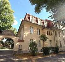 Schickes Apartement mit 2 Stellplätzen im historischen Ludwigpark in Buch - Bezugsfrei! - Berlin