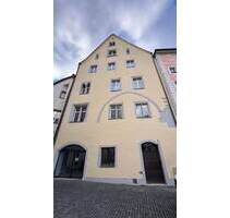 ***In der Mitte! Haus in der teuersten Lage Regensburgs***