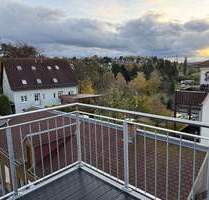 Dachgeschoss, 3 Zimmer, Südbalkon, Blick ins Grüne, frisch kernsaniert - Dresden Coschütz/Gittersee