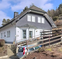 Kleines feines teilunterkellertes Einfamilienhaus mit großem Ausbaupotential im Dachgeschoß - Allendorf