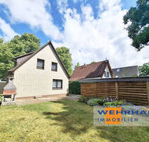 Idyllisches Einfamilienhaus mit Vollkeller und großem Garten in zentrumsnaher Wohnlage - Ahrensburg