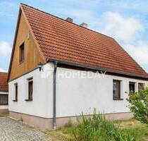 Freistehendes EFH mit Garten, Garage & Nebengebäude auf 640?m² Erbbaugrundstück in Zwenkau