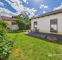 Großzügiger Winkelbungalow mit Einliegerwohnung in bester Lage - viel Privatsphäre und sofort bezugsfrei - Regensburg Galgenberg