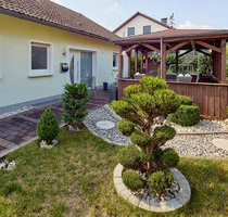 Ihr neues Zuhause! Großzügiges Haus mit liebevoll gestaltetem Garten - Olpe