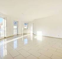 Stilvoll wohnen mit Loggia Lichtdurchflutete 3,5-Zimmer-Wohnung im 1. OG - Neumarkt