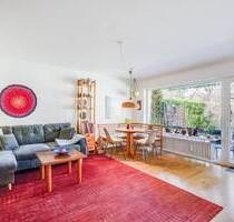 AIGNER - Charmante Erdgeschosswohnung mit großem Garten und Schwimmbad - München Pasing-Obermenzing