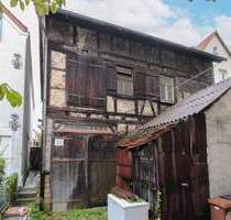 Zentral gelegenes Grundstück in Untertürkheim mit Scheune, Garten und Entwicklungspotenzial - Stuttgart