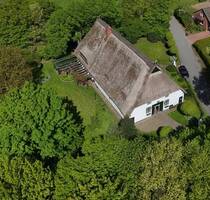 Reetgedecktes Traumhaus mit großem Grundstück und Einliegerwohnung - Stilvoll & Besonders - Kaaks