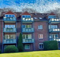Schöne 3-Zimmer-DG Wohnung mit Südwest-Balkon, ausgebautem Spitzboden und Stellplatz in Mönkeberg