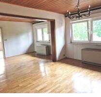 Handwerker aufgepasst! Große 4-5 Zimmerwohnung (115 m²) mit Ausbaureserve (73 m²) im Dachboden! - Weinheim Lützelsachsen